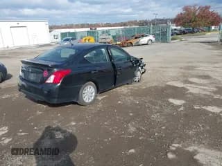 ✅ 2018 Nissan Versa SV • VIN: 3N1CN7AP0JL836823 • Lot: 43664581. Wystawiony na IAAI z przebiegiem 122 635 mil. Bezpłatny archiwum sprzedaży aukcyjnych z USA i szczegółowy raport historii pojazdu na DreamBid. Zdjęcie 4.