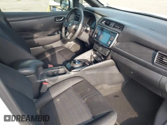 ✅ 2018 Nissan LEAF SV • VIN: 1N4AZ1CP3JC300288 • Lot: 42718233. Listed on IAAI with 89,883 mi. Free auction sales archive from the USA and detailed vehicle history report at DreamBid. Image 5.