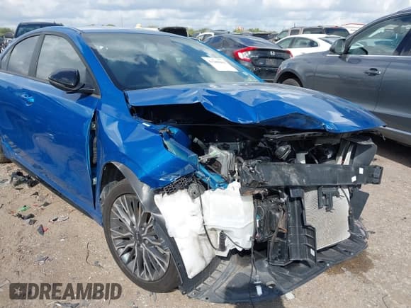 ✅ 2023 Kia Forte GT-Line • VIN: 3KPF54AD7PE684079 • Lot: 43280061. Wystawiony na IAAI z przebiegiem 20 014 mil. Bezpłatny archiwum sprzedaży aukcyjnych z USA i szczegółowy raport historii pojazdu na DreamBid. Zdjęcie 6.