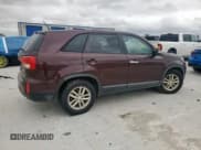 ✅ 2014 Kia Sorento LX • VIN: 5XYKT3A66EG470488 • Лот: 90405895. Опубликован ранее на Copart с пробегом 185 994 миль. Бесплатный доступ к архиву аукционных продаж из США и подробный отчёт об истории автомобиля на DreamBid. Изображение 3.