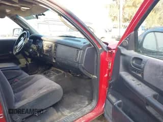 ✅ 2001 Dodge Dakota Sport • VIN: 1B7GG2AN01S105143 • Lot: 41615969. Wystawiony na IAAI z przebiegiem 211 884 mil. Bezpłatny archiwum sprzedaży aukcyjnych z USA i szczegółowy raport historii pojazdu na DreamBid. Zdjęcie 5.