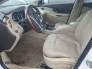 ✅ 2011 Buick LaCrosse CXL • VIN: 1G4GD5ED9BF195670 • Lot: 48918845. Wystawiony na Copart z przebiegiem 110 250 mil. Bezpłatny archiwum sprzedaży aukcyjnych z USA i szczegółowy raport historii pojazdu na DreamBid. Zdjęcie 7.