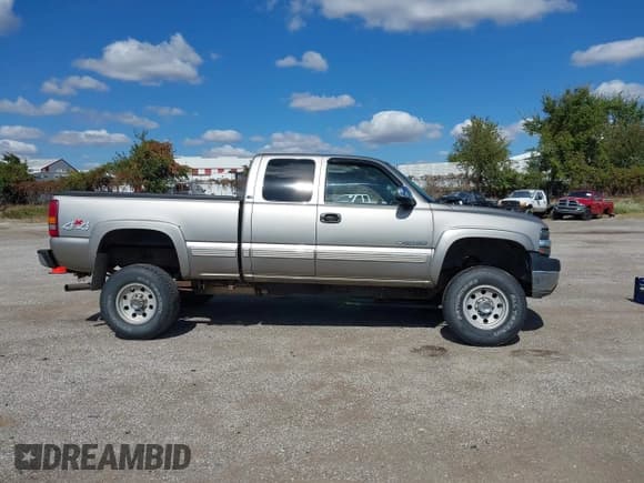 ✅ 2001 Chevrolet Silverado 2500HD LS • VIN: 1GCHK29U81E192996 • Лот: 43303691. Опубликован ранее на IAAI с пробегом 215 663 миль. Бесплатный доступ к архиву аукционных продаж из США и подробный отчёт об истории автомобиля на DreamBid. Изображение 14.