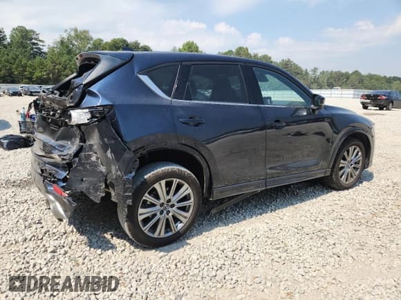 ✅ 2024 Mazda CX-5 Signature • VIN: JM3KFBXY7R0486258 • Lot: 81102865. Listed on Copart with 10,207 mi. Free auction sales archive from the USA and detailed vehicle history report at DreamBid. Image 3.