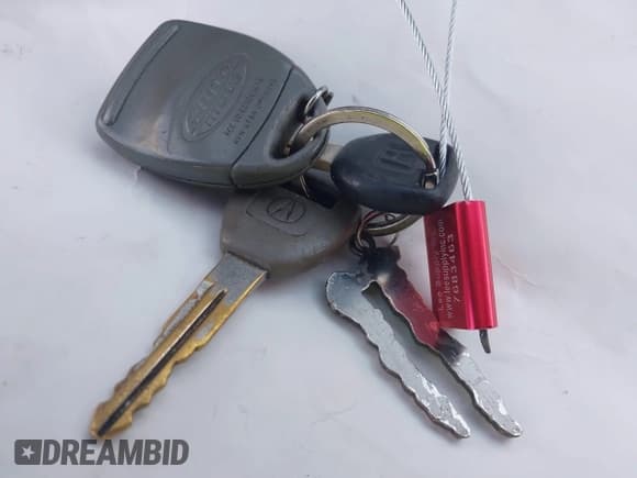 ✅ 1998 Honda CR-V LX • VIN: JHLRD2848WC015144 • Lot: 43085983. Wystawiony na IAAI z przebiegiem 230 592 mil. Bezpłatny archiwum sprzedaży aukcyjnych z USA i szczegółowy raport historii pojazdu na DreamBid. Zdjęcie 11.