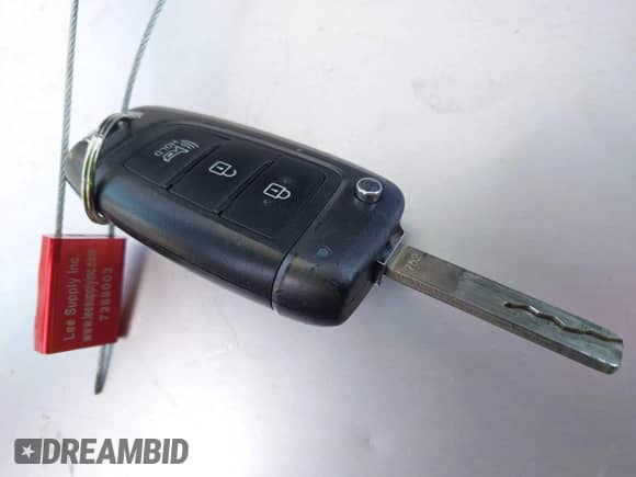 2021 Hyundai Palisade SE with VIN KM8R1DHE7MU183421, listed as a IAAI auction lot 42269640 with 30,330 mi miles and . Bid and sale history available at DreamBid. Image 11.