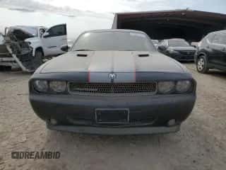 2010 Dodge Challenger SE z VIN 2B3CJ4DV1AH190039, wystawiony jako Copart lot #76361104 z przebiegiem 96 584 mil mil oraz Szkoda całkowita • Salvage title. Historia ofert i sprzedaży dostępna na DreamBid. Obrazek 5.