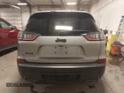 ✅ 2019 Jeep Cherokee Latitude Plus • VIN: 1C4PJMLX2KD427395 • Лот: 41586532. Опубликован ранее на IAAI с пробегом 84 033 миль. Бесплатный доступ к архиву аукционных продаж из США и подробный отчёт об истории автомобиля на DreamBid. Изображение 17.