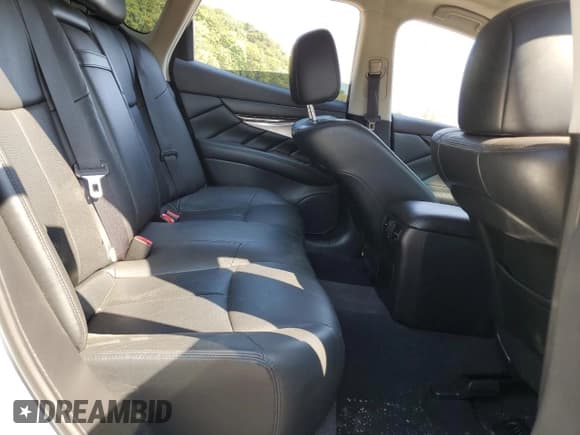 ✅ 2016 Infiniti Q70 • VIN: JN1BY1AR5GM270741 • Лот: 71204755. Опубликован ранее на Copart с пробегом 109 491 миль. Бесплатный доступ к архиву аукционных продаж из США и подробный отчёт об истории автомобиля на DreamBid. Изображение 10.