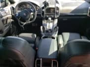 ✅ 2011 Porsche Cayenne S • VIN: WP1AB2A22BLA43846 • Lot: 53877535. Wystawiony na Copart z przebiegiem 136 405 mil. Bezpłatny archiwum sprzedaży aukcyjnych z USA i szczegółowy raport historii pojazdu na DreamBid. Zdjęcie 8.