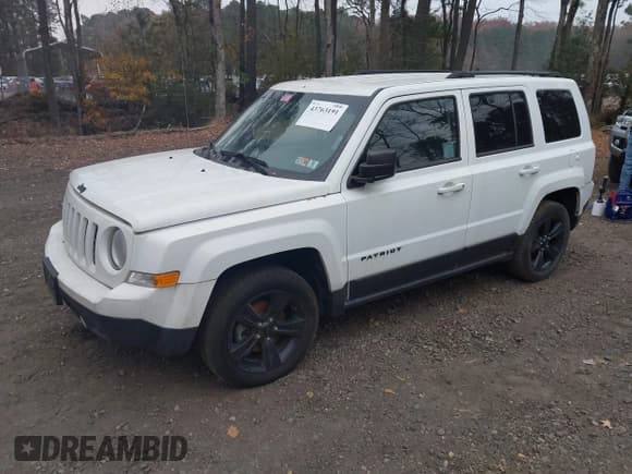 ✅ 2015 Jeep Patriot Altitude • VIN: 1C4NJPBA2FD296027 • Лот: 43763191. Опубликован ранее на IAAI с пробегом 115 703 миль. Бесплатный доступ к архиву аукционных продаж из США и подробный отчёт об истории автомобиля на DreamBid. Изображение 2.