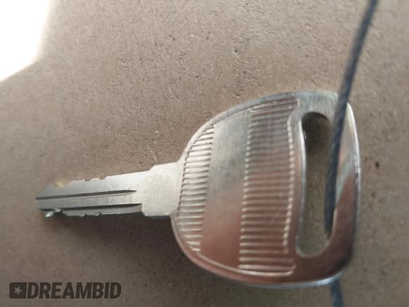 ✅ 2006 Saturn VUE • VIN: 5GZCZ33D66S880247 • Lot: 42141611. Wystawiony na IAAI z przebiegiem 211 897 mil. Bezpłatny archiwum sprzedaży aukcyjnych z USA i szczegółowy raport historii pojazdu na DreamBid. Zdjęcie 11.