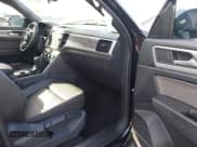 ✅ 2022 Volkswagen Atlas SE • VIN: 1V2KE2CA8NC220310 • Lot: 42218718. Listed on IAAI with 28,603 mi. Free auction sales archive from the USA and detailed vehicle history report at DreamBid. Image 5.