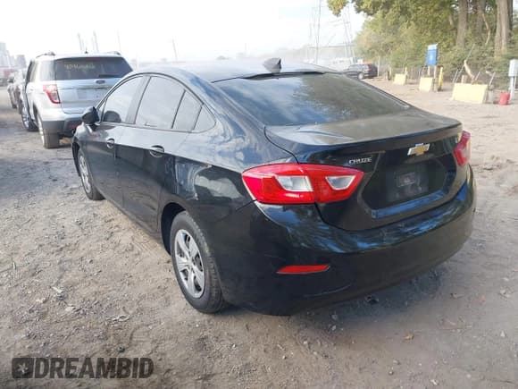 ✅ 2016 Chevrolet Cruze LS • VIN: 1G1BC5SM9G7282274 • Lot: 43467673. Wystawiony na IAAI z przebiegiem 123 315 mil. Bezpłatny archiwum sprzedaży aukcyjnych z USA i szczegółowy raport historii pojazdu na DreamBid. Zdjęcie 3.