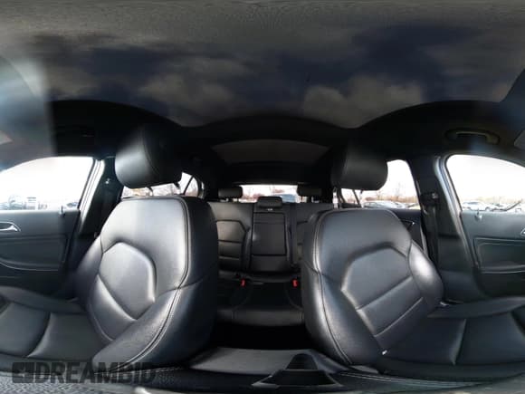 ✅ 2016 Mercedes-Benz GLA 250 • VIN: WDCTG4GB5GJ193140 • Lot: 43672862. Wystawiony na IAAI z przebiegiem 53 622 mil. Bezpłatny archiwum sprzedaży aukcyjnych z USA i szczegółowy raport historii pojazdu na DreamBid. Zdjęcie 18.