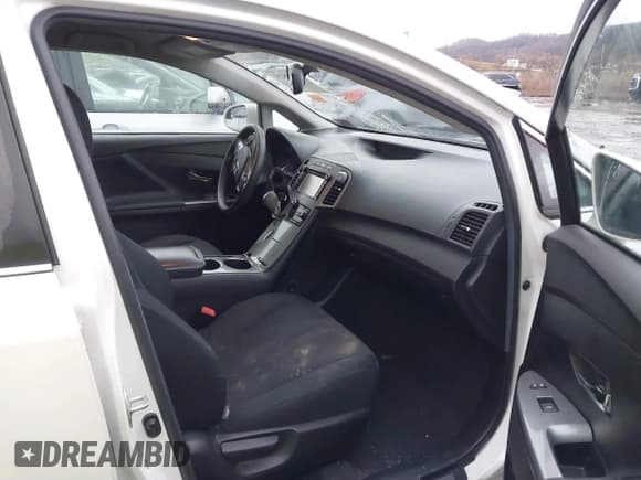 ✅ 2013 Toyota Venza LE • VIN: 4T3BK3BB2DU082754 • Lot: 41498251. Listed on IAAI with 161,317 mi. Free auction sales archive from the USA and detailed vehicle history report at DreamBid. Image 5.