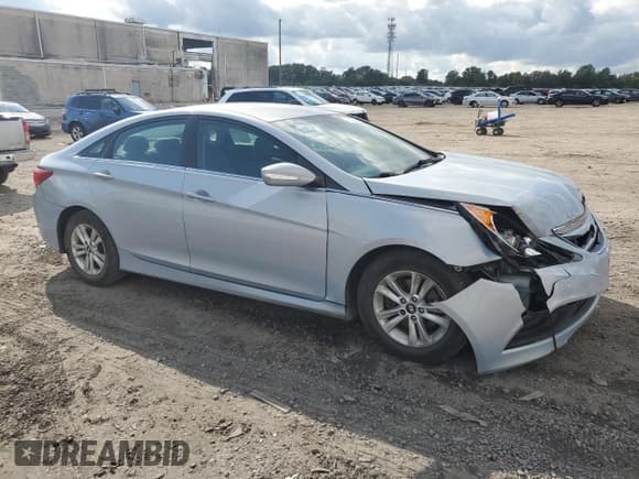 ✅ 2014 Hyundai Sonata GLS • VIN: 5NPEB4AC0EH925677 • Lot: 73630474. Listed on Copart with 221,077 mi. Free auction sales archive from the USA and detailed vehicle history report at DreamBid. Image 4.