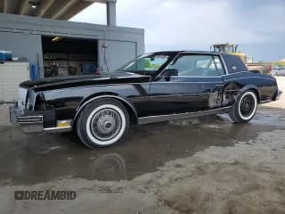✅ 1984 Buick Riviera • VIN: 1G4AZ57Y9EE425595 • Lot: 58811455. Wystawiony na Copart z przebiegiem 43 114 mil. Bezpłatny archiwum sprzedaży aukcyjnych z USA i szczegółowy raport historii pojazdu na DreamBid. Zdjęcie 1.