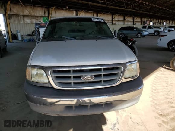 ✅ 2003 Ford F-150 XL • VIN: 1FTRF17W93NA99317 • Лот: 90135005. Опубликован ранее на Copart с пробегом 231 487 миль. Бесплатный доступ к архиву аукционных продаж из США и подробный отчёт об истории автомобиля на DreamBid. Изображение 5.