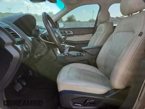 ✅ 2016 Ford Explorer Platinum • VIN: 1FM5K8HT6GGA53294 • Lot: 62171665. Wystawiony na Copart z przebiegiem 177 507 mil. Bezpłatny archiwum sprzedaży aukcyjnych z USA i szczegółowy raport historii pojazdu na DreamBid. Zdjęcie 7.