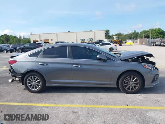 2019 Hyundai Sonata SE z VIN 5NPE24AFXKH729770, wystawiony jako IAAI lot #42383011 z przebiegiem 113 482 mil mil oraz . Historia ofert i sprzedaży dostępna na DreamBid. Obrazek 14.