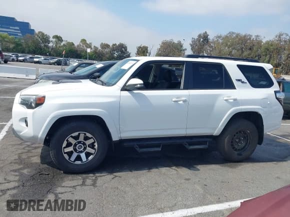✅ 2021 Toyota 4Runner TRD Off Road Premium • VIN: JTERU5JR7M5940287 • Lot: 42592875. Listed on IAAI with 21,771 mi. Free auction sales archive from the USA and detailed vehicle history report at DreamBid. Image 14.