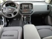 ✅ 2022 Chevrolet Colorado 4WD Work Truck • VIN: 1GCGTBEN4N1298785 • Лот: 70439132. Опубликован ранее на Copart с пробегом 774 миль. Бесплатный доступ к архиву аукционных продаж из США и подробный отчёт об истории автомобиля на DreamBid. Изображение 8.