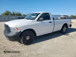 2019 Ram 1500 Tradesman z VIN 3C6JR6DG3KG549444, wystawiony jako Copart lot #87397455 z przebiegiem 135 218 mil mil oraz Szkoda całkowita • Salvage title. Historia ofert i sprzedaży dostępna na DreamBid. Obrazek 1.