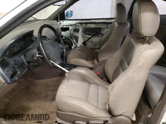 ✅ 1993 Mazda MX-6 • VIN: 1YVGE31B7P5188069 • Lot: 83470374. Wystawiony na Copart z przebiegiem 93 134 mil. Bezpłatny archiwum sprzedaży aukcyjnych z USA i szczegółowy raport historii pojazdu na DreamBid. Zdjęcie 7.