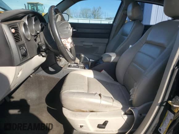 ✅ 2006 Dodge Charger R/T • VIN: 2B3KA53H96H173848 • Lot: 82198755. Wystawiony na Copart z przebiegiem 147 142 mil mil. Skorzystaj z bezpłatnego archiwum sprzedaży aukcyjnych z USA i zobacz szczegółowy raport historii pojazdu na DreamBid. Zdjęcie 7.