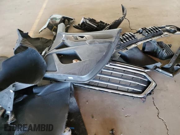 ✅ 2021 Chevrolet Traverse LT Cloth • VIN: 1GNERGKW8MJ195908 • Lot: 81688585. Wystawiony na Copart z przebiegiem 56 800 mil. Bezpłatny archiwum sprzedaży aukcyjnych z USA i szczegółowy raport historii pojazdu na DreamBid. Zdjęcie 13.