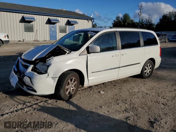 ✅ 2011 Chrysler Town & Country Touring • VIN: 2A4RR5DG1BR647219 • Лот: 90346505. Опубликован ранее на Copart с пробегом 134 586 миль. Бесплатный доступ к архиву аукционных продаж из США и подробный отчёт об истории автомобиля на DreamBid. Изображение 1.