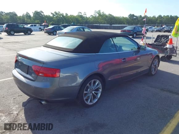 ✅ 2013 Audi A5 Premium Plus • VIN: WAULFAFH5DN009944 • Lot: 42508314. Listed on IAAI with 233,593 mi. Free auction sales archive from the USA and detailed vehicle history report at DreamBid. Image 4.