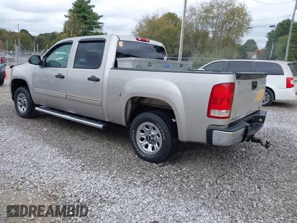 2009 GMC Sierra 1500 SL with VIN 3GTEC13C69G108219, listed as a IAAI auction lot 43523560 with 198,590 mi miles and . Bid and sale history available at DreamBid. Image 3.