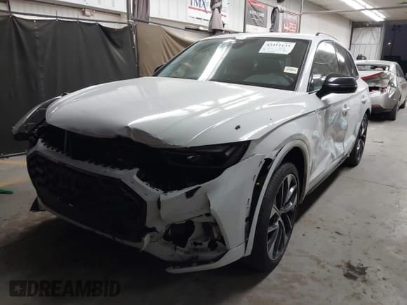 ✅ 2021 Audi SQ5 Premium Plus • VIN: WA1B4AFY3M2044742 • Лот: 43411133. Опубликован ранее на IAAI с пробегом 66 044 миль. Бесплатный доступ к архиву аукционных продаж из США и подробный отчёт об истории автомобиля на DreamBid. Изображение 2.