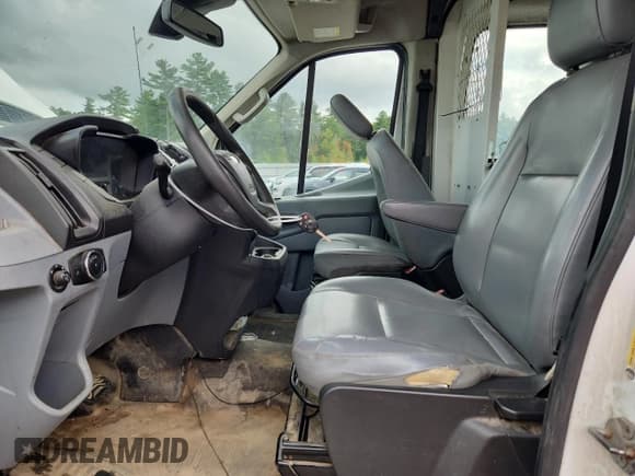 ✅ 2018 Ford Transit • VIN: 1FTYR2CMXJKA93795 • Лот: 71622985. Опубликован ранее на Copart с пробегом 212 735 миль. Бесплатный доступ к архиву аукционных продаж из США и подробный отчёт об истории автомобиля на DreamBid. Изображение 7.