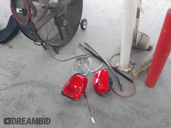 ✅ 2018 MINI Hardtop Cooper S • VIN: WMWXP7C54J2A49329 • Lot: 42241556. Listed on IAAI with 45,784 mi. Free auction sales archive from the USA and detailed vehicle history report at DreamBid. Image 12.