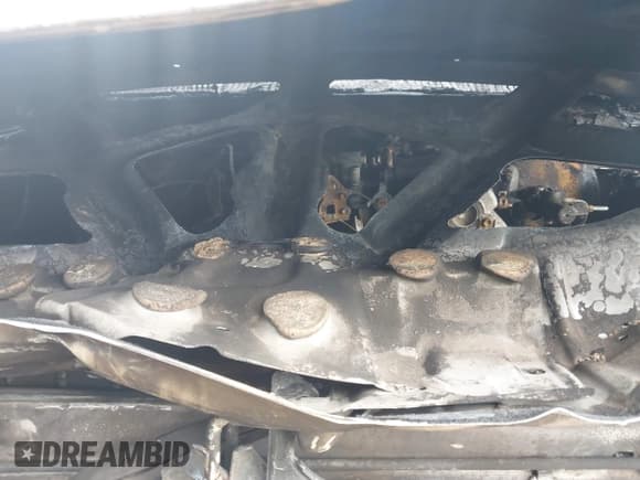 ✅ 2001 Toyota Tacoma PreRunner • VIN: 5TENM92N51Z725747 • Lot: 43814216. Wystawiony na IAAI z przebiegiem Nie podano. Bezpłatny archiwum sprzedaży aukcyjnych z USA i szczegółowy raport historii pojazdu na DreamBid. Zdjęcie 10.