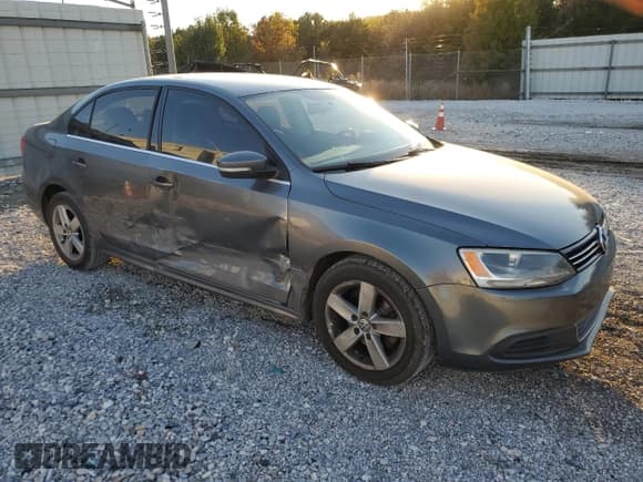 ✅ 2013 Volkswagen Jetta SE • VIN: 3VWDP7AJ6DM353176 • Lot: 91717685. Wystawiony na Copart z przebiegiem 194 570 mil. Bezpłatny archiwum sprzedaży aukcyjnych z USA i szczegółowy raport historii pojazdu na DreamBid. Zdjęcie 4.