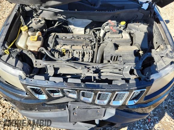 ✅ 2014 Jeep Compass Sport • VIN: 1C4NJCBA1ED843828 • Lot: 82567105. Listed on Copart with 182,275 mi. Free auction sales archive from the USA and detailed vehicle history report at DreamBid. Image 12.