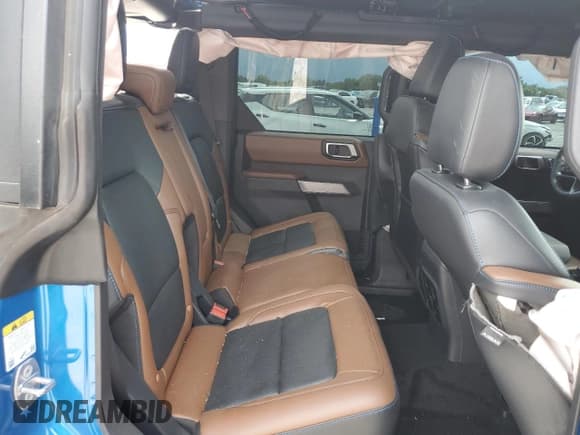 ✅ 2023 Ford Bronco • VIN: 1FMEE5BP9PLB40955 • Lot: 62876295. Wystawiony na Copart z przebiegiem 25 443 mil. Bezpłatny archiwum sprzedaży aukcyjnych z USA i szczegółowy raport historii pojazdu na DreamBid. Zdjęcie 11.