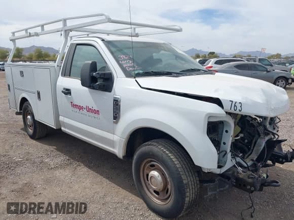 ✅ 2017 Ford F-250 XL • VIN: 1FTBF2A61HEF21376 • Lot: 41681494. Listed on IAAI with 26,755 mi. Free auction sales archive from the USA and detailed vehicle history report at DreamBid. Image 1.