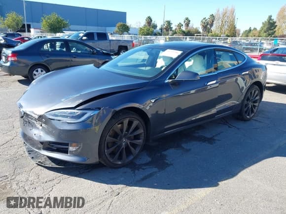 ✅ 2019 Tesla Model S 75D • VIN: 5YJSA1E25KF306895 • Lot: 43749286. Listed on IAAI with 92,686 mi. Free auction sales archive from the USA and detailed vehicle history report at DreamBid. Image 2.