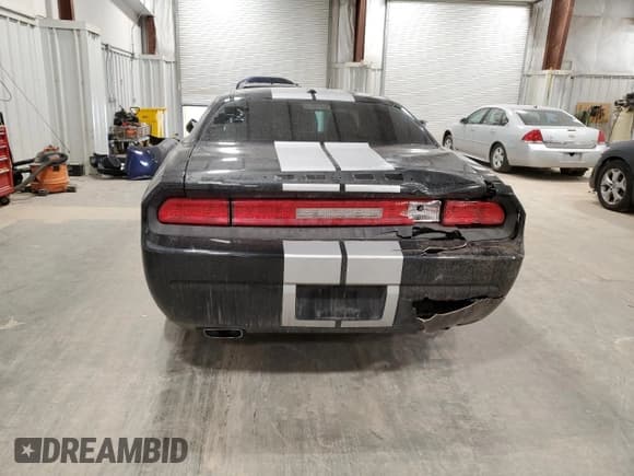 ✅ 2012 Dodge Challenger SRT-8 392 • VIN: 2C3CDYCJ2CH105499 • Lot: 44159505. Wystawiony na Copart z przebiegiem 83 544 mil. Bezpłatny archiwum sprzedaży aukcyjnych z USA i szczegółowy raport historii pojazdu na DreamBid. Zdjęcie 6.