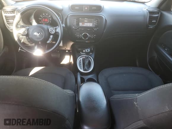 ✅ 2017 Kia Soul + • VIN: KNDJP3A57H7496154 • Lot: 86879465. Wystawiony na Copart z przebiegiem 99 733 mil. Bezpłatny archiwum sprzedaży aukcyjnych z USA i szczegółowy raport historii pojazdu na DreamBid. Zdjęcie 8.