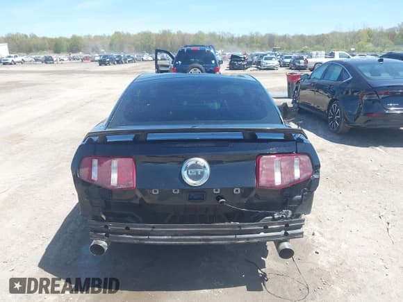 ✅ 2010 Ford Mustang GT • VIN: 1ZVBP8CH0A5145710 • Lot: 42118538. Listed on IAAI with 152,264 mi. Free auction sales archive from the USA and detailed vehicle history report at DreamBid. Image 17.
