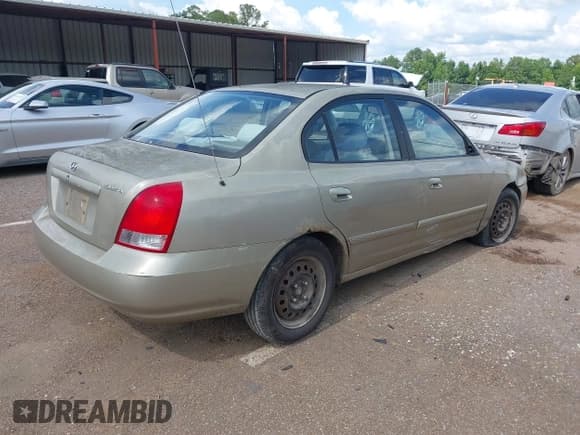 ✅ 2003 Hyundai Elantra GLS • VIN: KMHDN45D93U492543 • Lot: 42499115. Wystawiony na IAAI z przebiegiem 257 302 mil. Bezpłatny archiwum sprzedaży aukcyjnych z USA i szczegółowy raport historii pojazdu na DreamBid. Zdjęcie 4.
