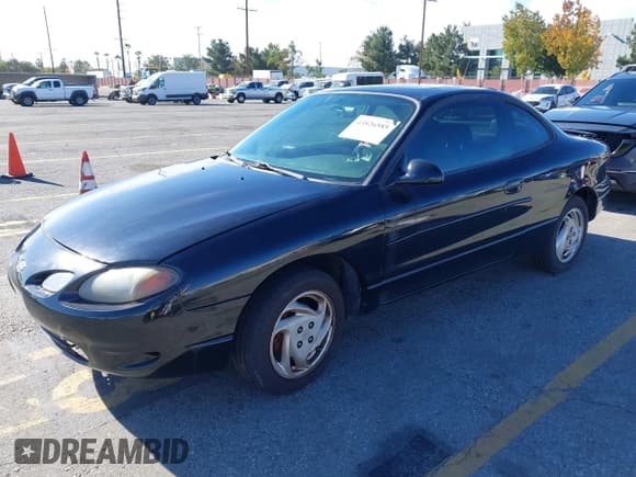 ✅ 1999 Ford Escort Cool • VIN: 3FAKP1134XR171885 • Lot: 43826585. Wystawiony na IAAI z przebiegiem 259 372 mil. Bezpłatny archiwum sprzedaży aukcyjnych z USA i szczegółowy raport historii pojazdu na DreamBid. Zdjęcie 2.