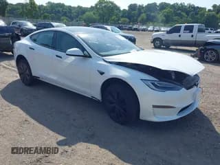 ✅ 2022 Tesla Model S • VIN: 5YJSA1E52NF470880 • Lot: 42822450. Wystawiony na IAAI z przebiegiem Nie podano. Bezpłatny archiwum sprzedaży aukcyjnych z USA i szczegółowy raport historii pojazdu na DreamBid. Zdjęcie 1.