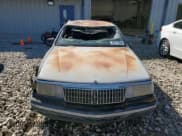 ✅ 1991 Lincoln Continental • VIN: 1LNCM9749MY645019 • Lot: 45177554. Wystawiony na Copart z przebiegiem Nie podano. Bezpłatny archiwum sprzedaży aukcyjnych z USA i szczegółowy raport historii pojazdu na DreamBid. Zdjęcie 5.